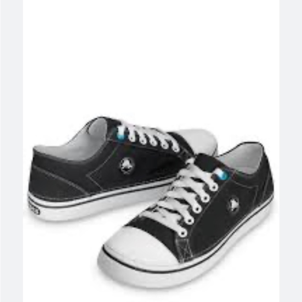 🦋 Croc Hover Lace Up Lightweight   Canvas Sneakers,Size 6. Black and White
